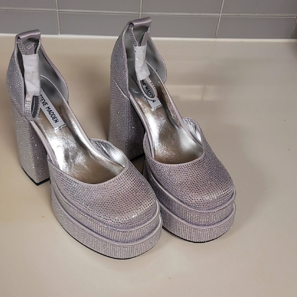 Steve Madden Charlize platform pump
